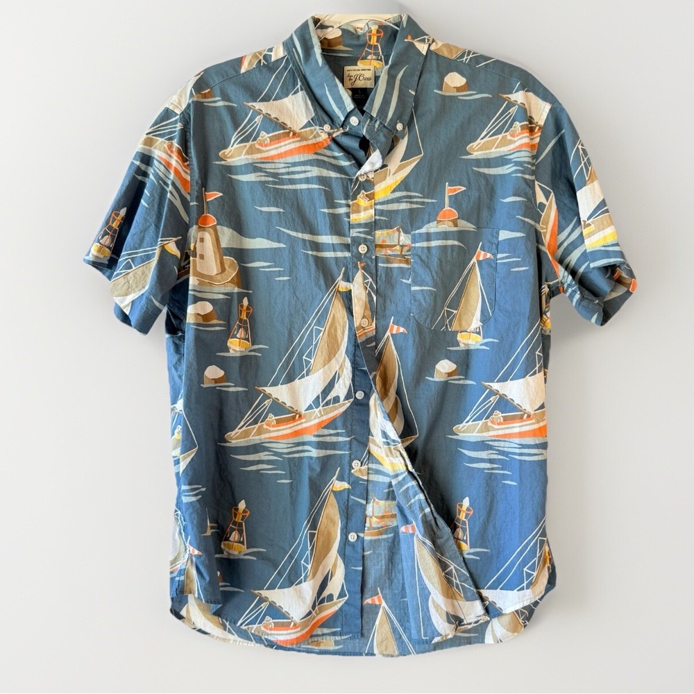 J. Crew Men's Button Shirt Size L Blue Ocean Boat Sailing Short Sleeve Hawaiian